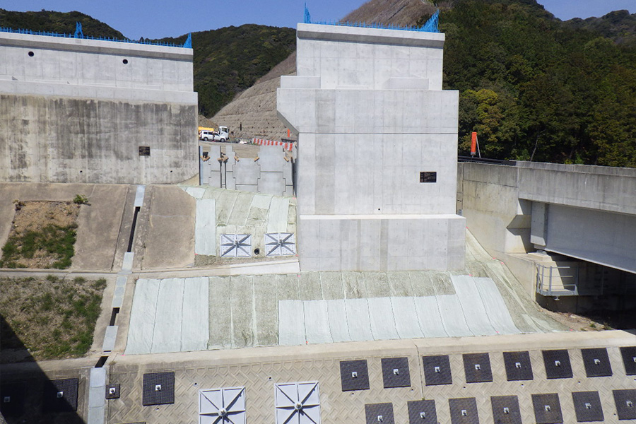 すさみ串本道路江住川橋ﾗﾝﾌﾟ橋AR1橋台下部他工事