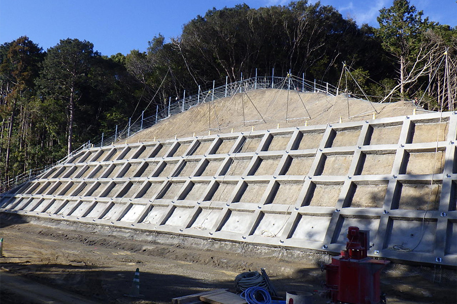 すさみ串本道路江住川橋ﾗﾝﾌﾟ橋AR1橋台下部他工事